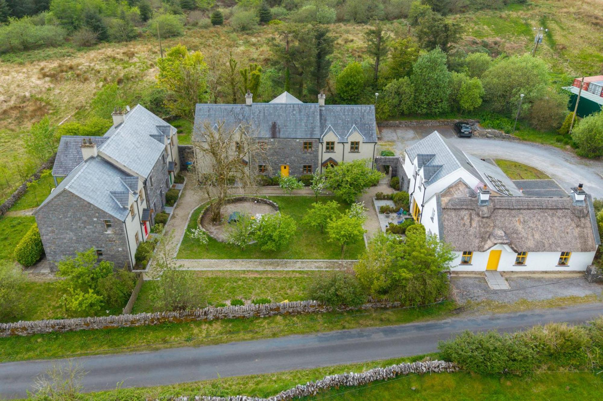 Burren Court Lodge Ballyvaughan Eksteriør billede